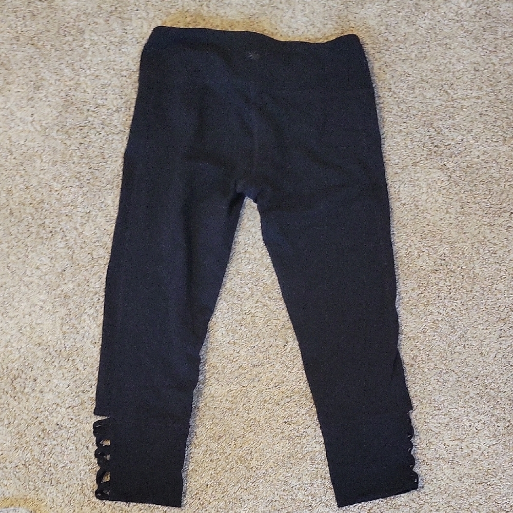 Athleta Black Capris Leggings - Picture 4 of 7